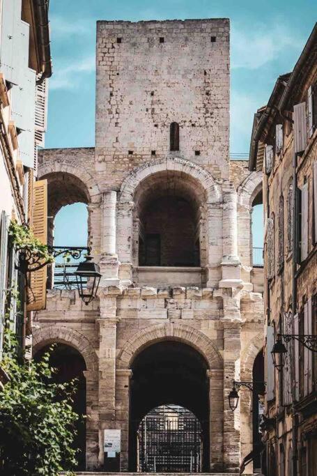 Appartement A Pied Du Centre Avec Place De Parking آرْلْ المظهر الخارجي الصورة