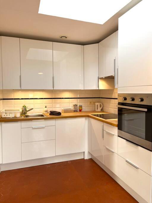 Appartement A Pied Du Centre Avec Place De Parking آرْلْ المظهر الخارجي الصورة