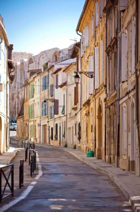 Appartement A Pied Du Centre Avec Place De Parking آرْلْ المظهر الخارجي الصورة